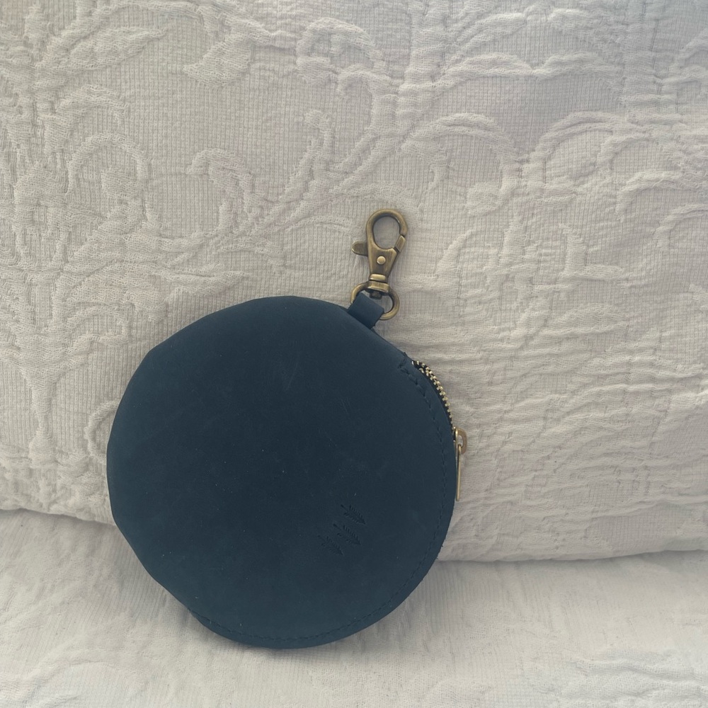 Portland Leather Goods Round Blue Coin Purse with Clip